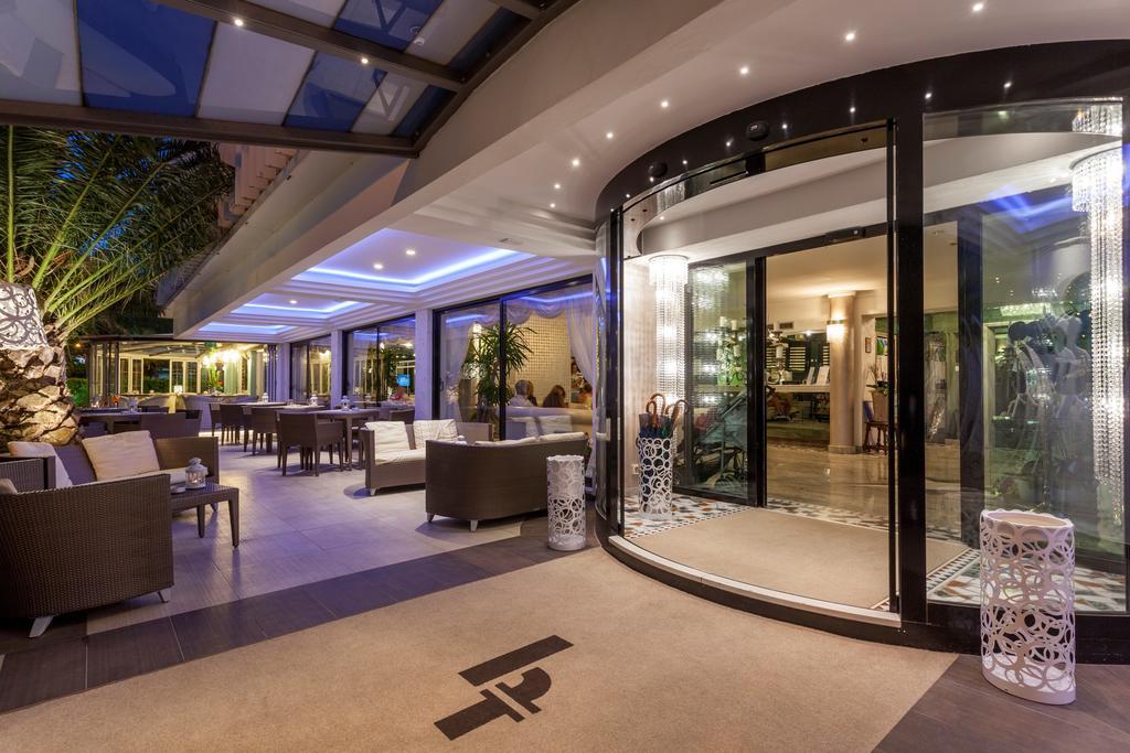 Hotel Feldberg Riccione Exteriör bild