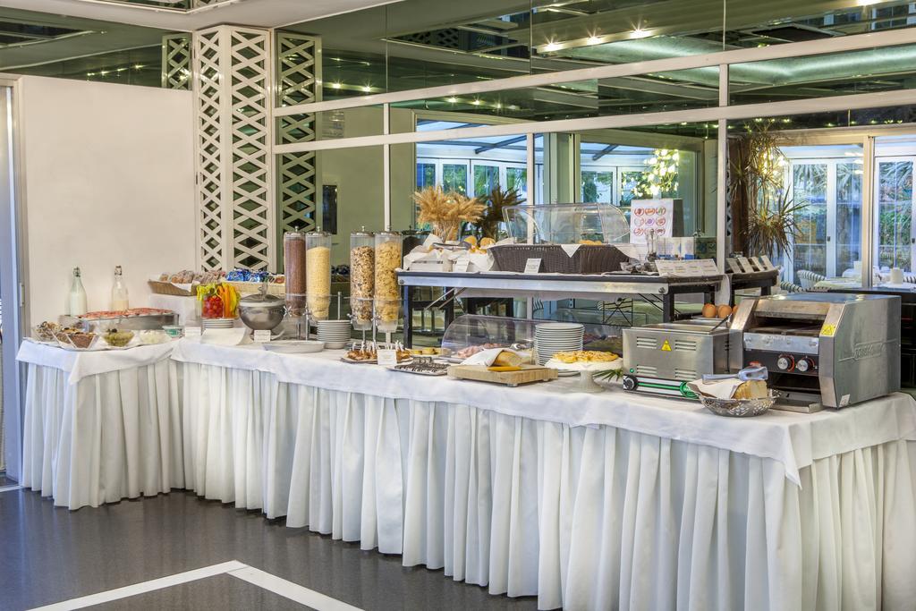 Hotel Feldberg Riccione Exteriör bild